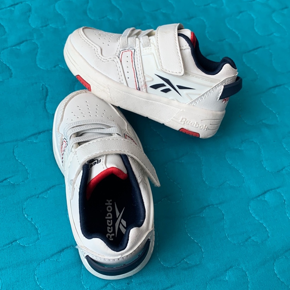 Reebok sneakers 5c